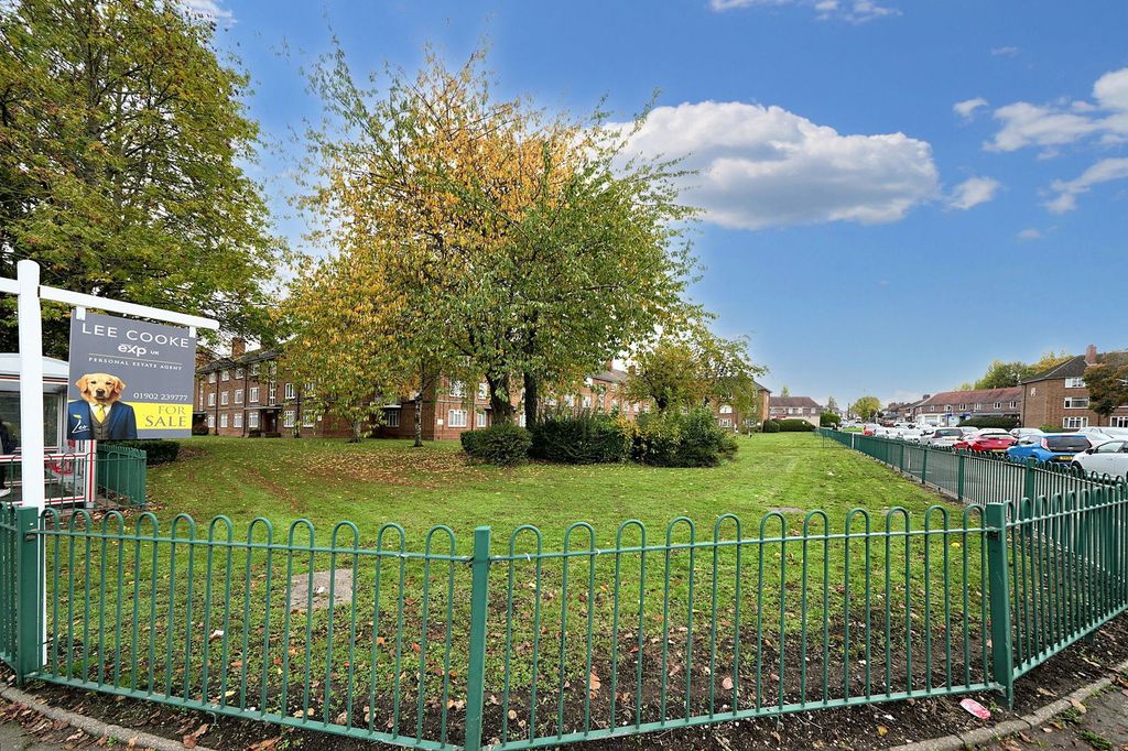 Property photo 2 of 20