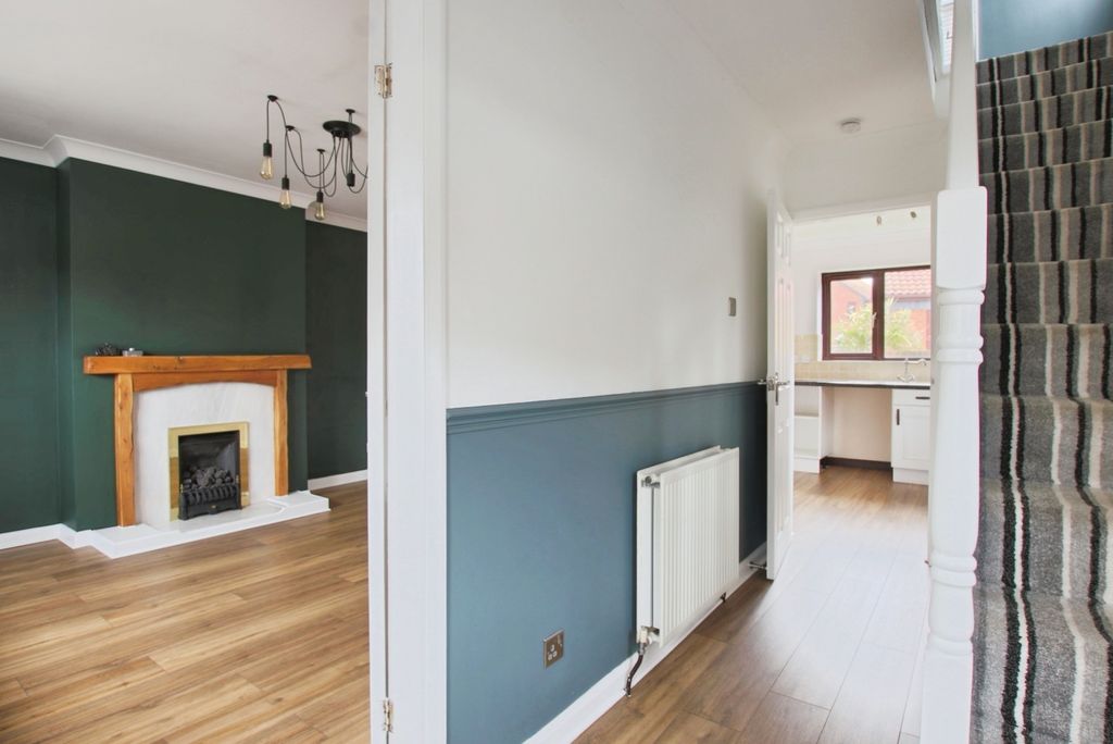 Property photo 2 of 12 4385565