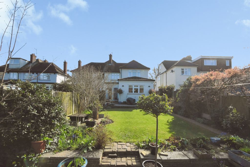 Property photo 2 of 20