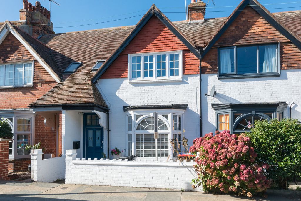 Property photo 1 of 25 Front