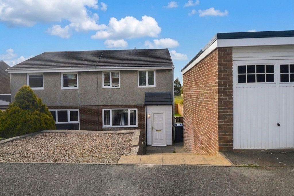 Property photo 1 of 8 External