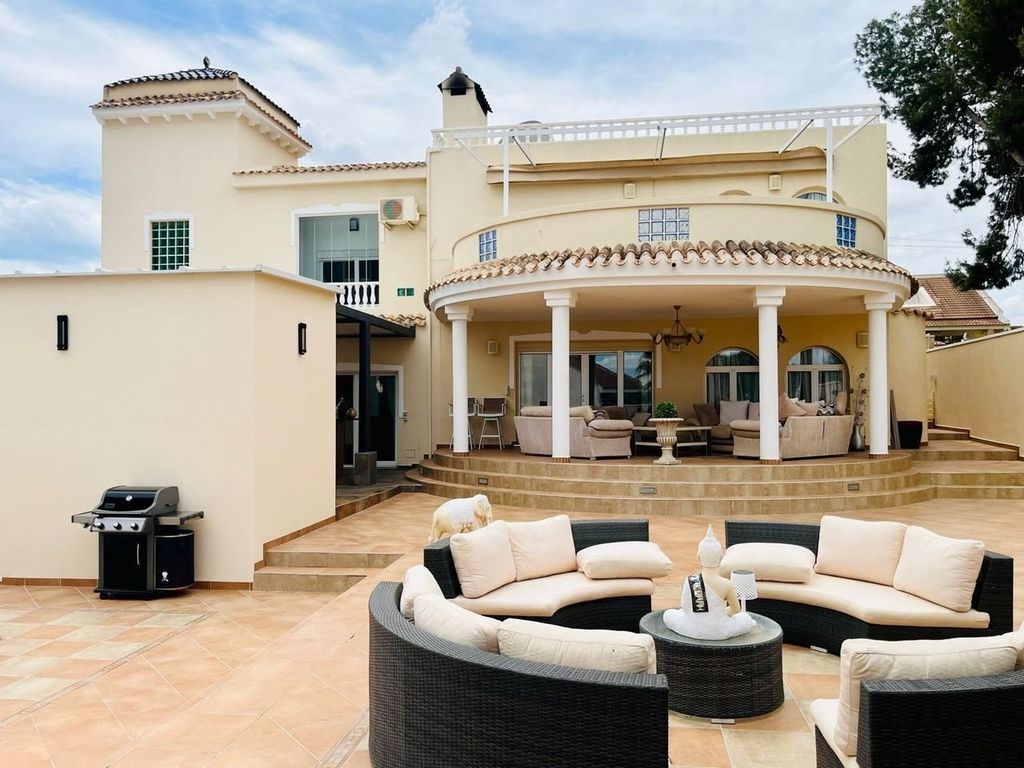 Property photo 2 of 45