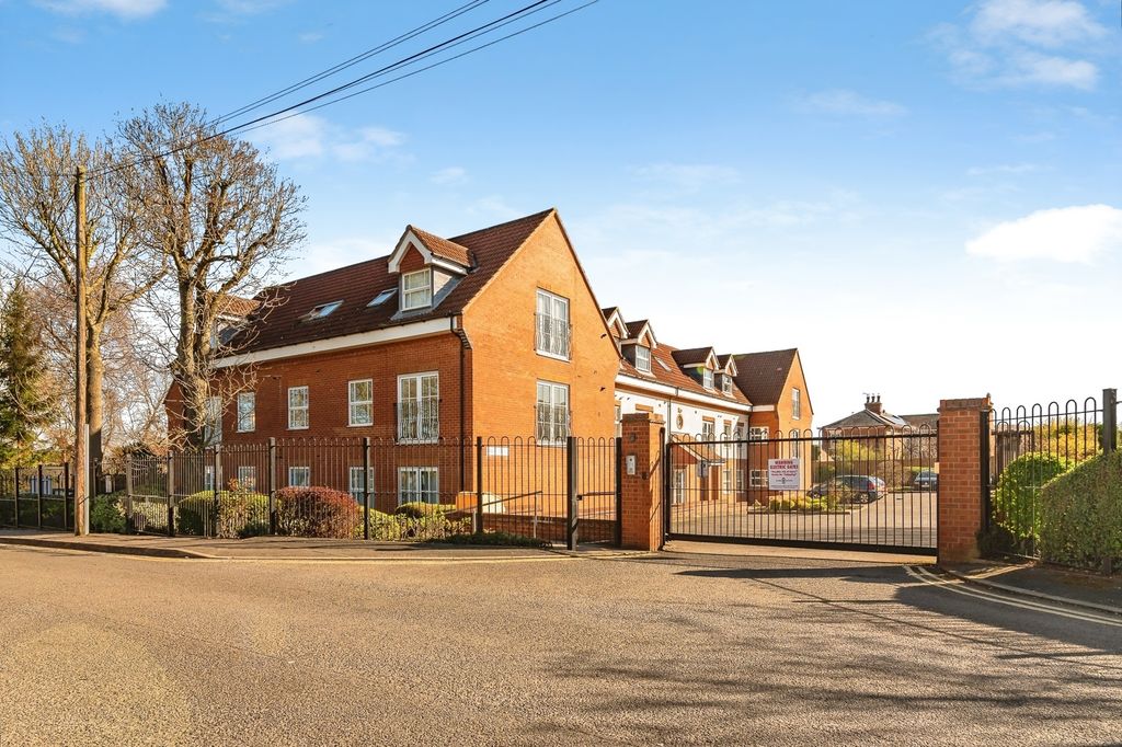 Property photo 1 of 17 Pbox-Img.Jpg