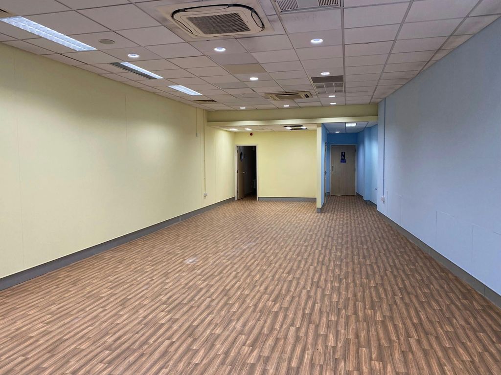 Property photo 3 of 5 Int2.Jpg