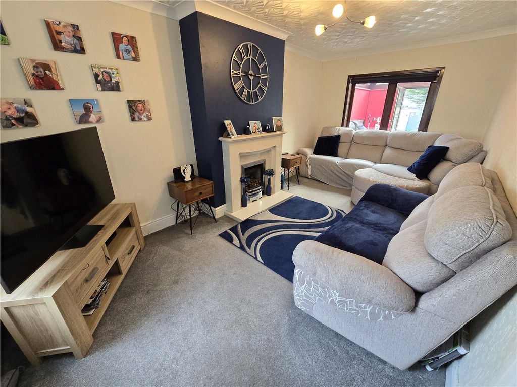 Property photo 2 of 22 Picture No. 15