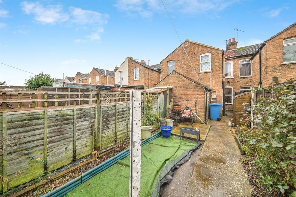 Property photo 2 of 13