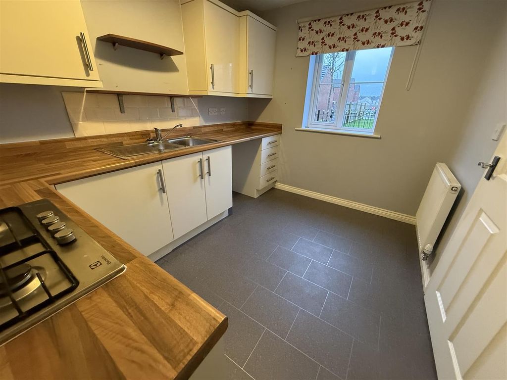 Property photo 2 of 22 Kitchen