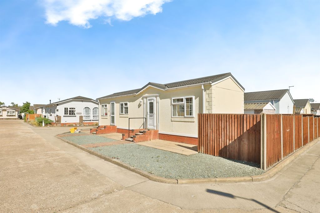 Property photo 2 of 16