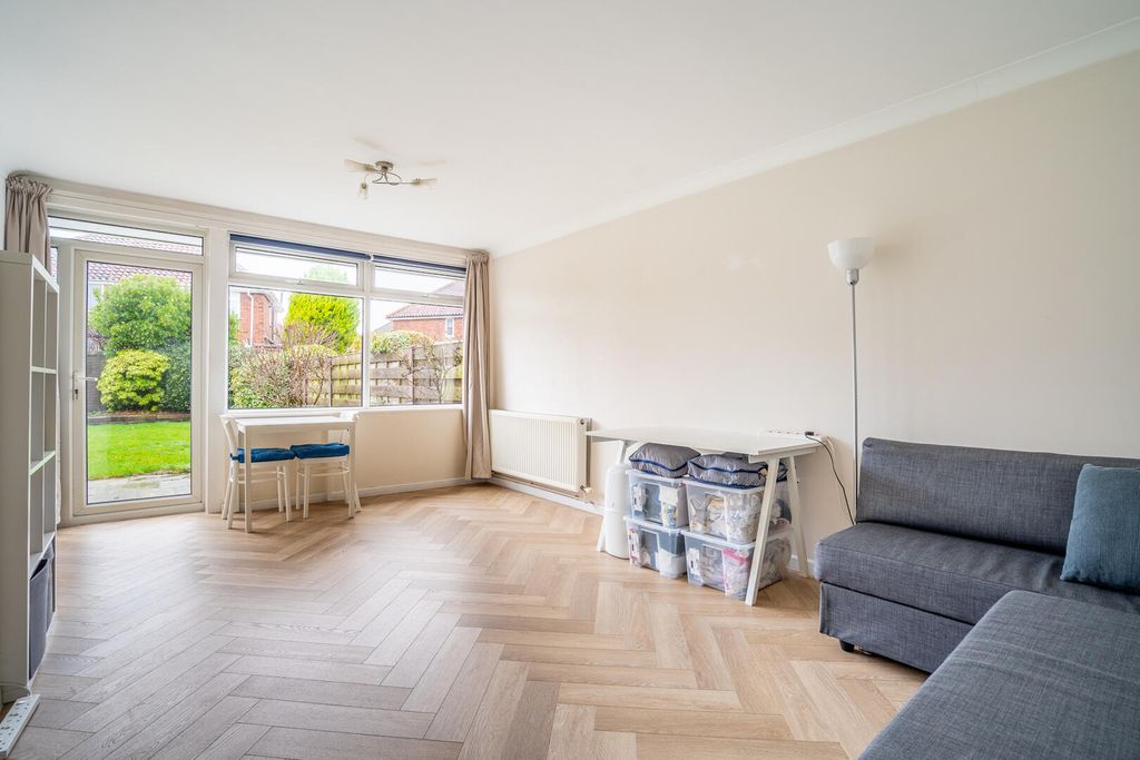 Property photo 2 of 11 Living Room