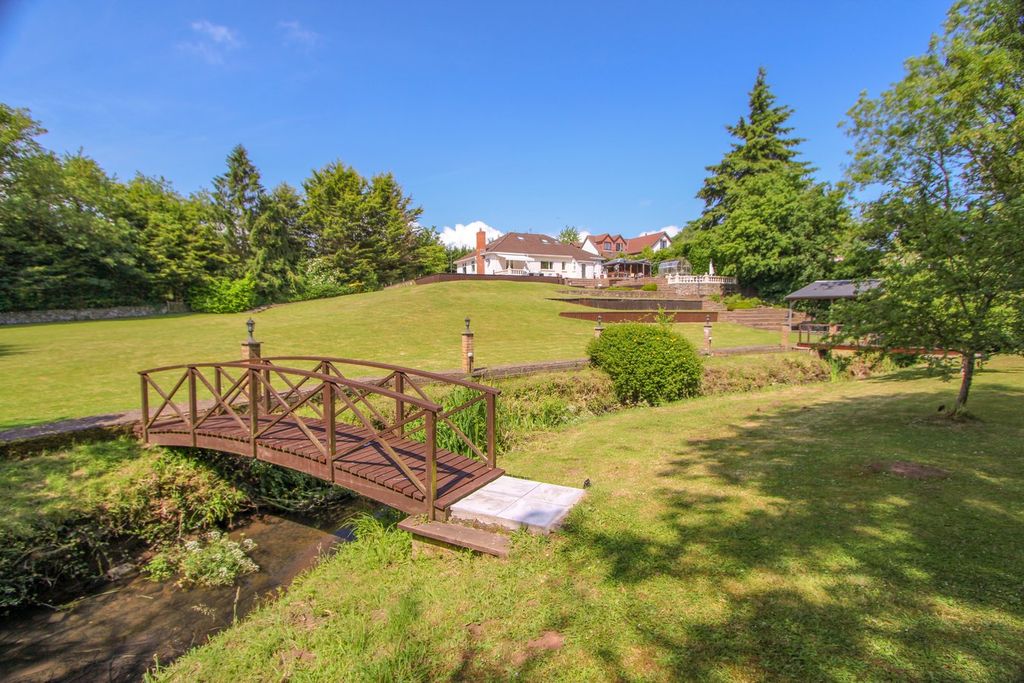 Property photo 1 of 33