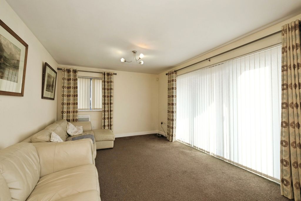 Property photo 3 of 13 Pbox-Img.Jpg