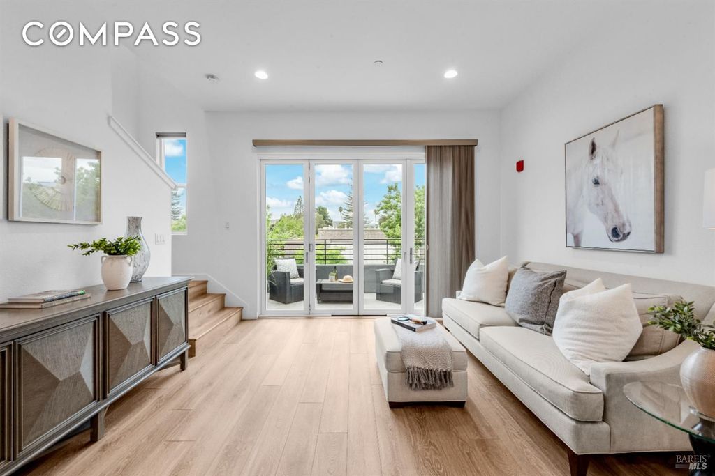 Property photo 2 of 28