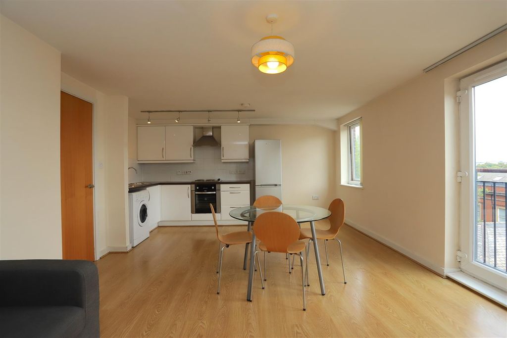Property photo 3 of 8