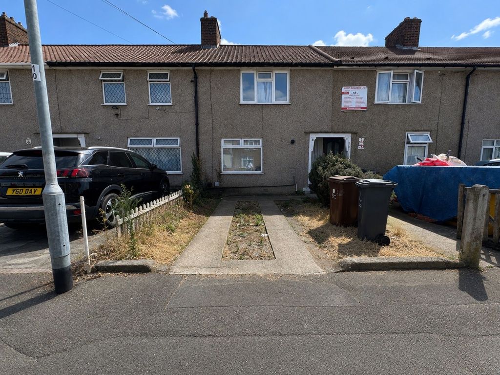 Property photo 1 of 10 Front