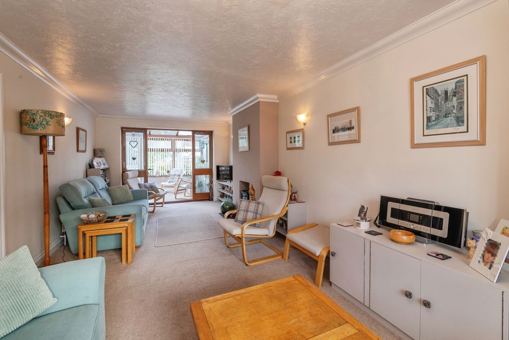 Property photo 3 of 17 Photo