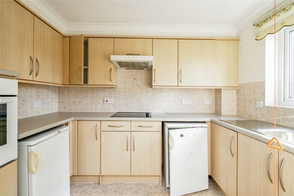 Property photo 2 of 27 Picture No. 39