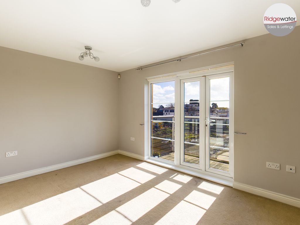 Property photo 2 of 18 Image