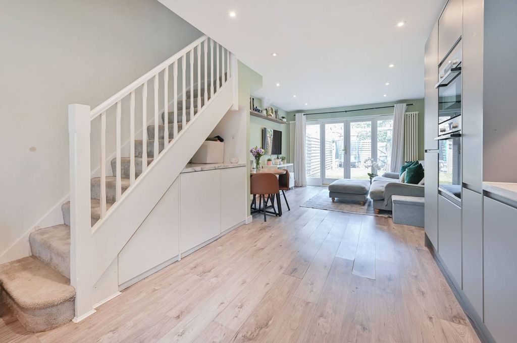 Property photo 2 of 16