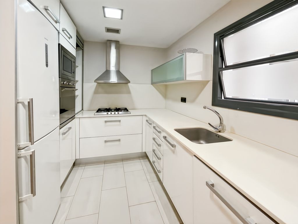 Property photo 1 of 28 Kitchen