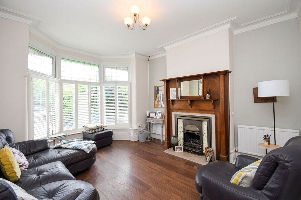 Property photo 2 of 25