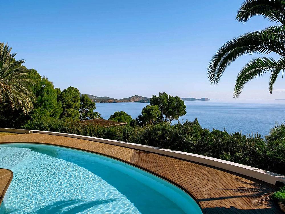 Property photo 3 of 25