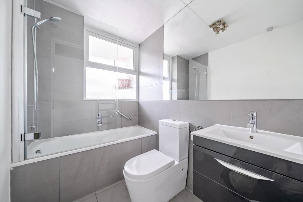 Property photo 2 of 13 Bathroom