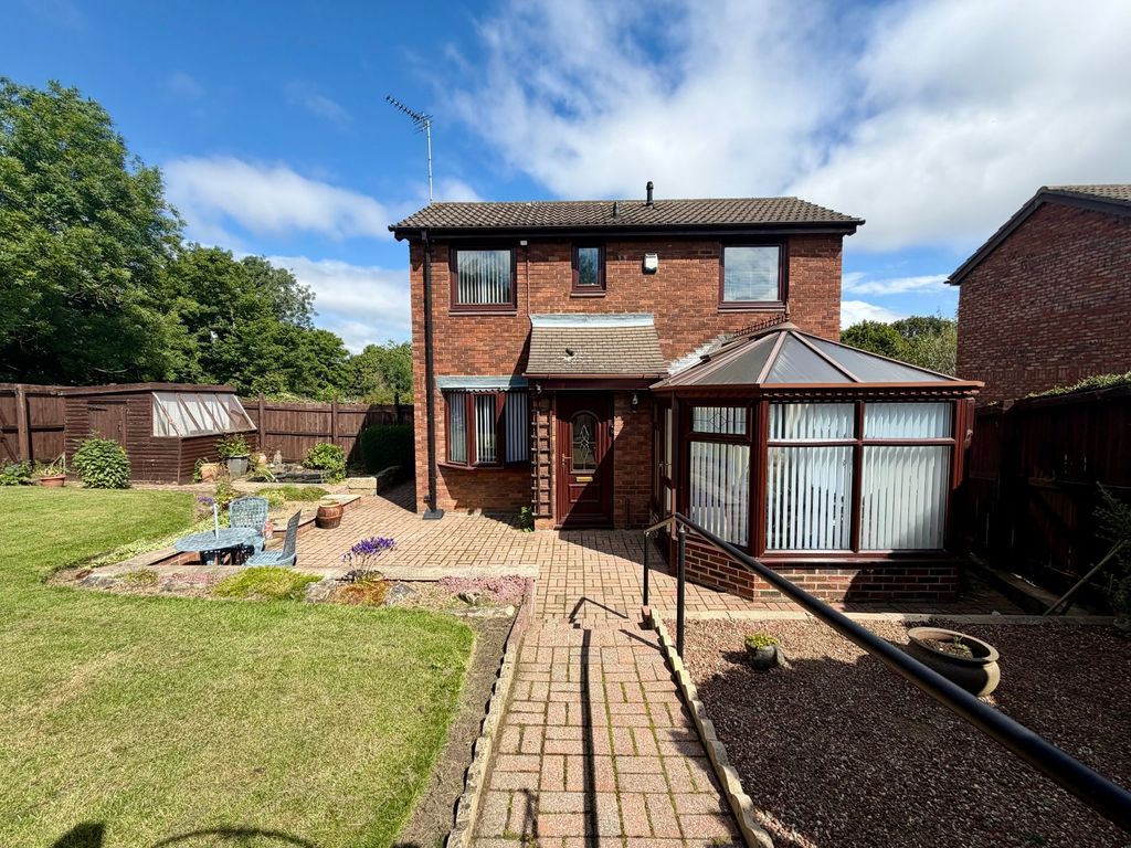 Property photo 1 of 11 Outside