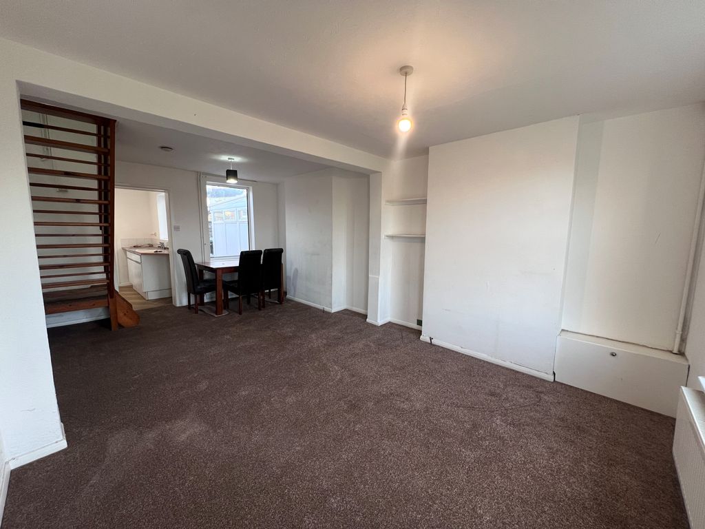 Property photo 2 of 8 Front