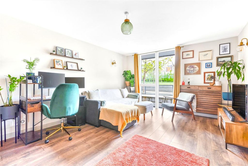 Property photo 2 of 9