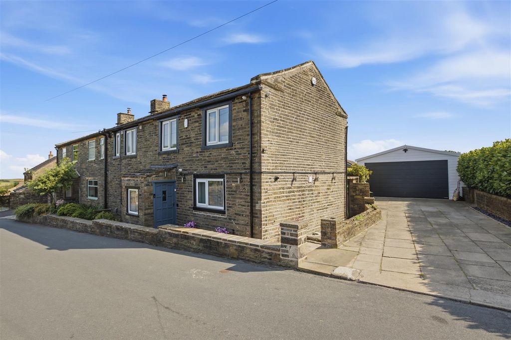 Property photo 1 of 16 9 Shibden Head Lane, Queensbury 01.Jpg