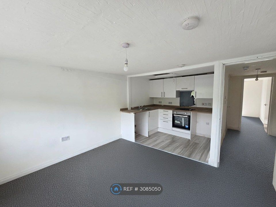 Property photo 1 of 4 Lounge With Integrated Kitchen Unit.