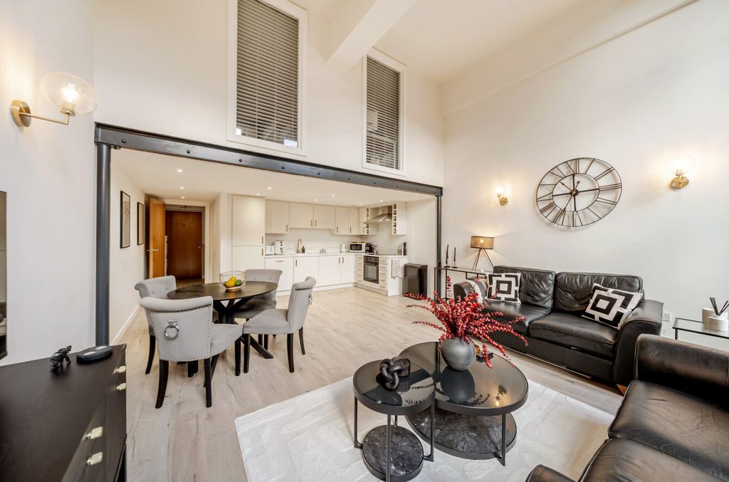 Property photo 3 of 18 1535108-15-6Ace05...