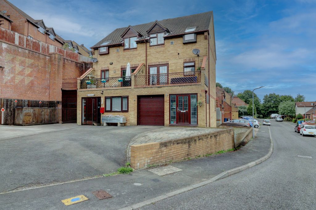 Property photo 1 of 14 Picture No. 22