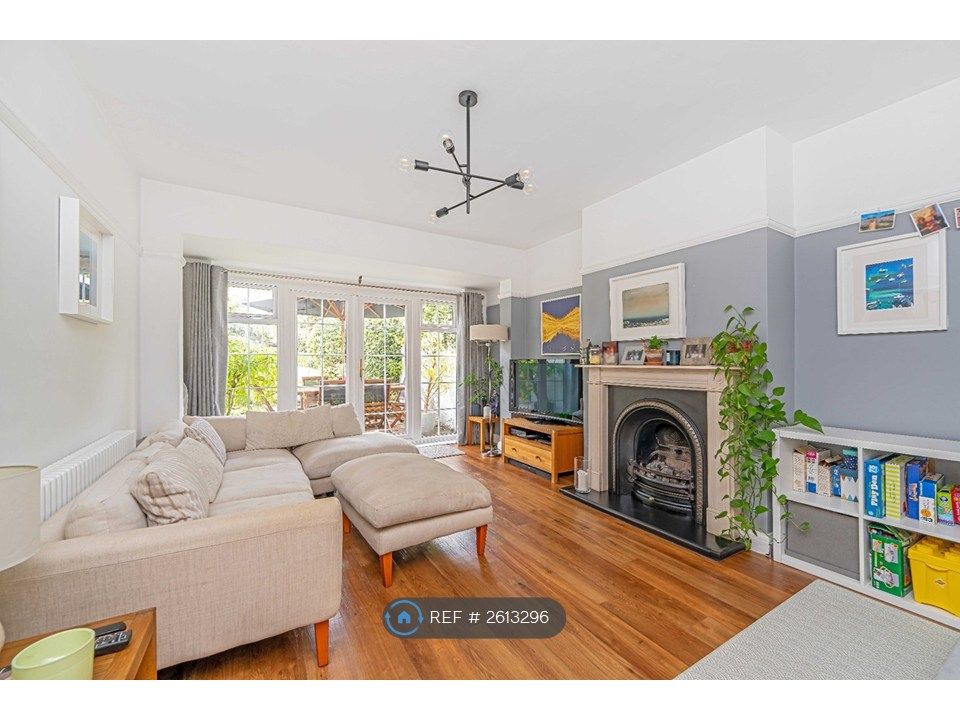 Property photo 3 of 12