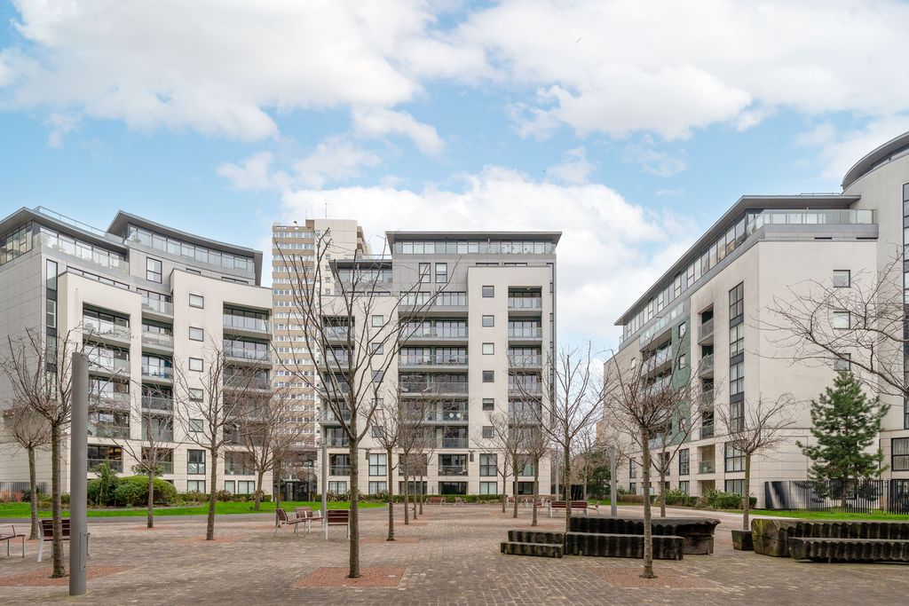 Property photo 1 of 21