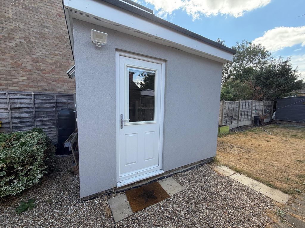 Property photo 3 of 15 Photo 9