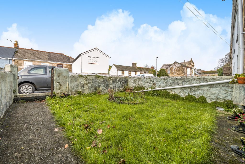 Property photo 2 of 9