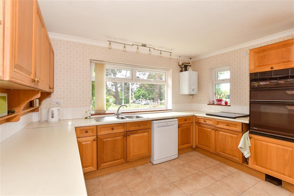 Property photo 2 of 15 Kitchen