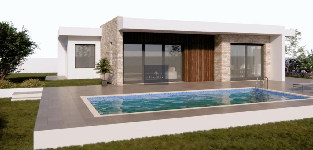 Property photo 1 of 2