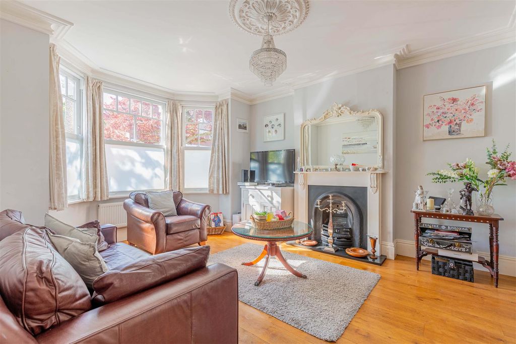 Property photo 2 of 25 CC1A9381-Hdr.Jpg