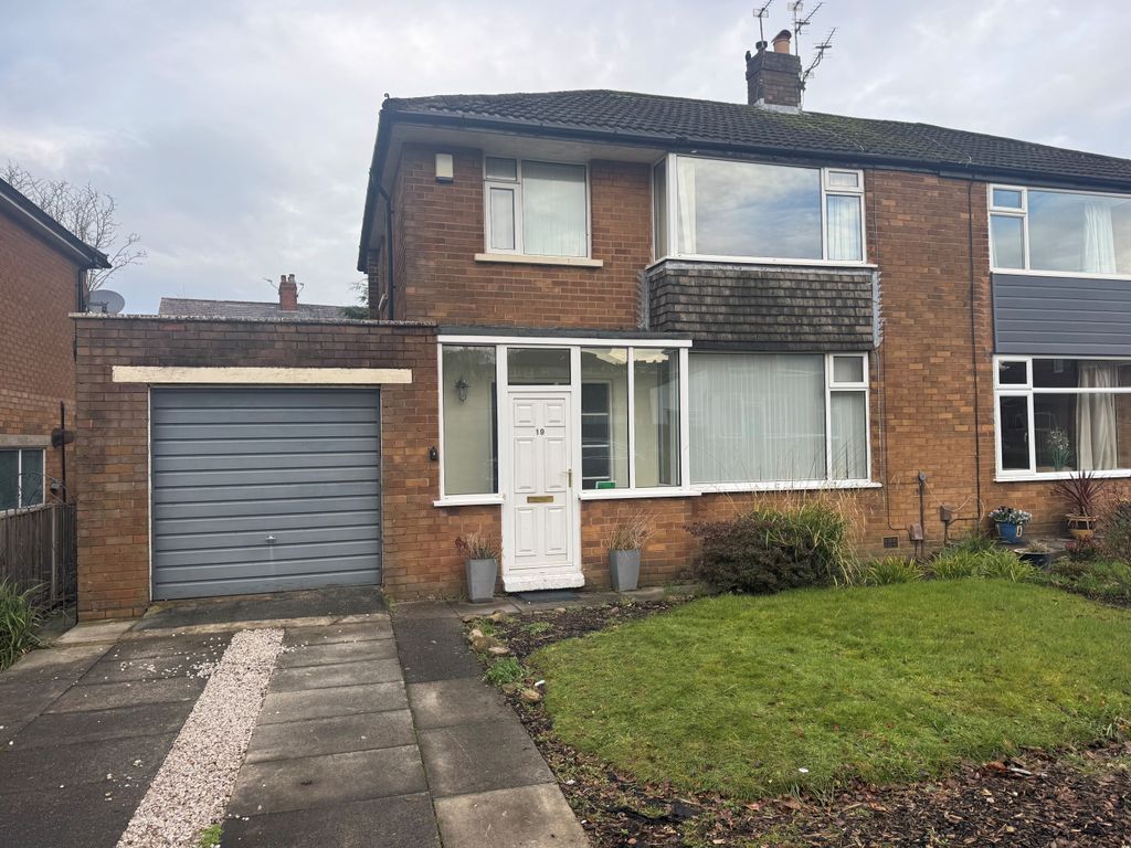 Property photo 2 of 13