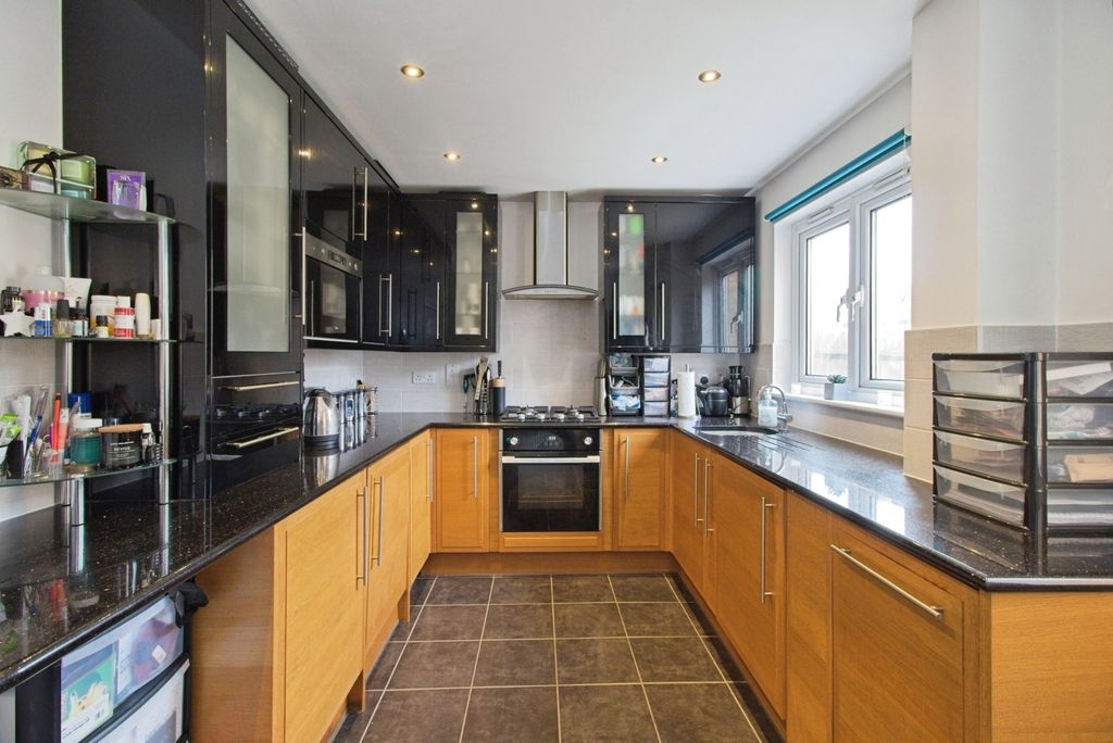 Property photo 2 of 20 Pbox-Img.Jpg
