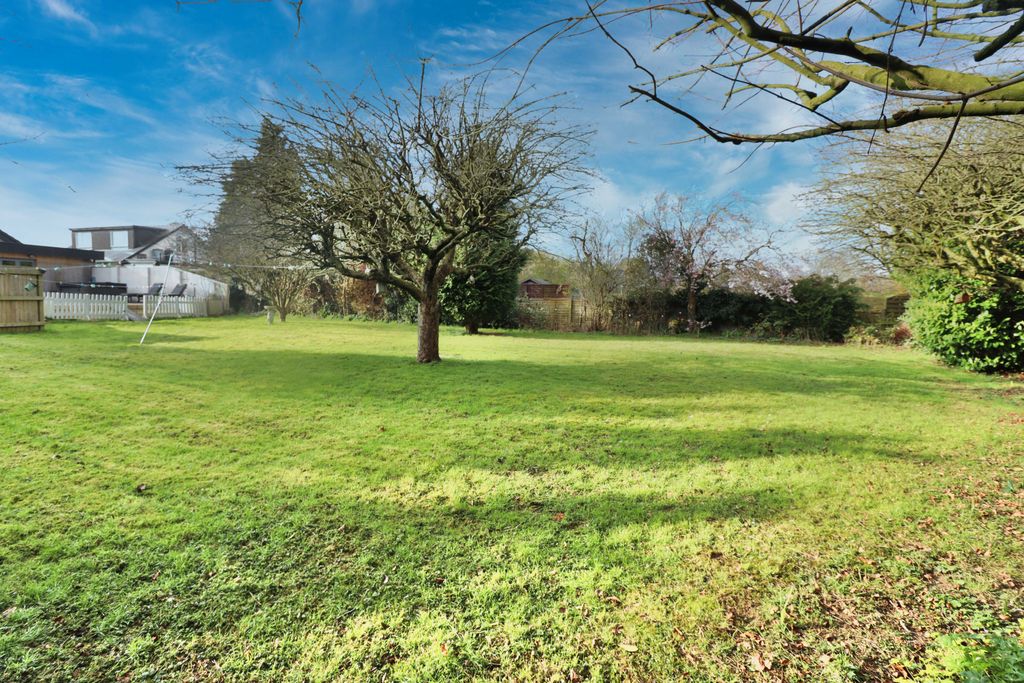 Property photo 2 of 25