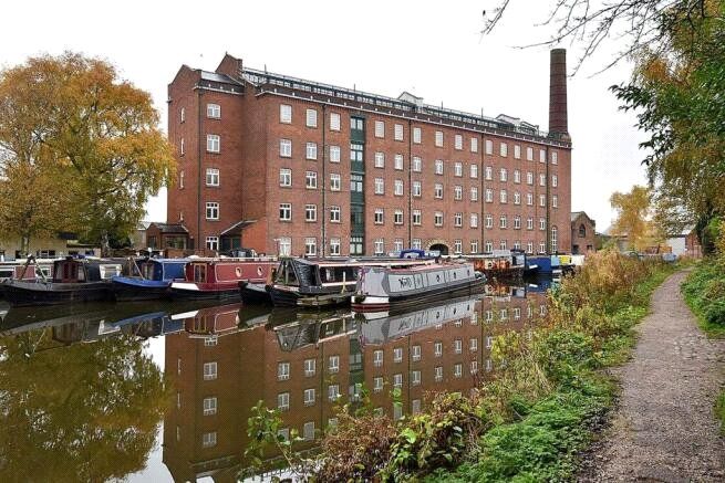 Property photo 2 of 3 Canal
