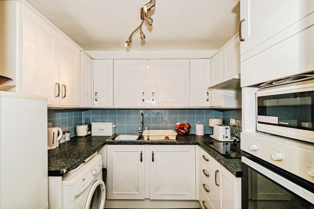 Property photo 3 of 15 Photo