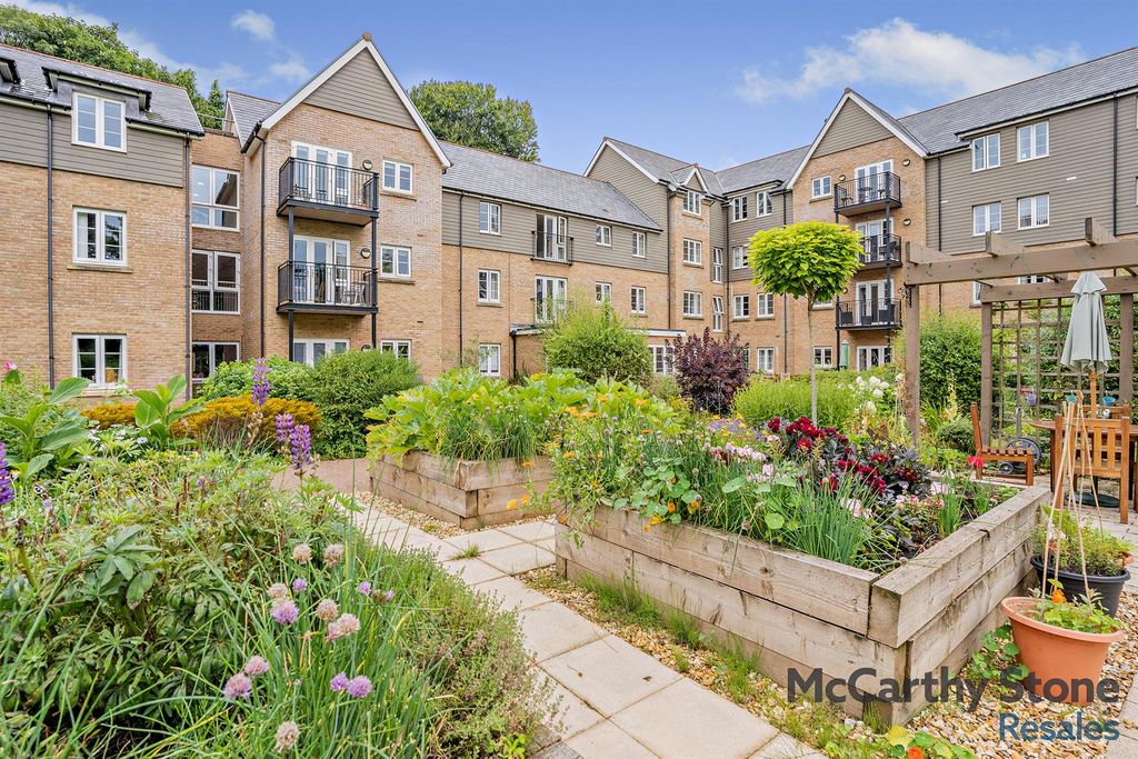 Property photo 1 of 14 Fern Court Gardens