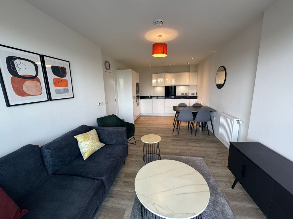 Property photo 3 of 18 Image00006