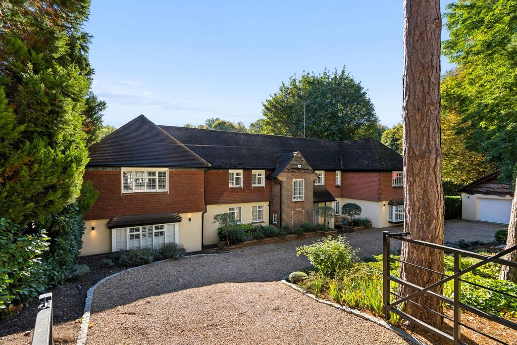 Property photo 1 of 27