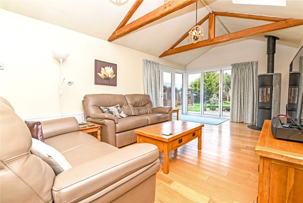 Property photo 2 of 27 Picture No. 05