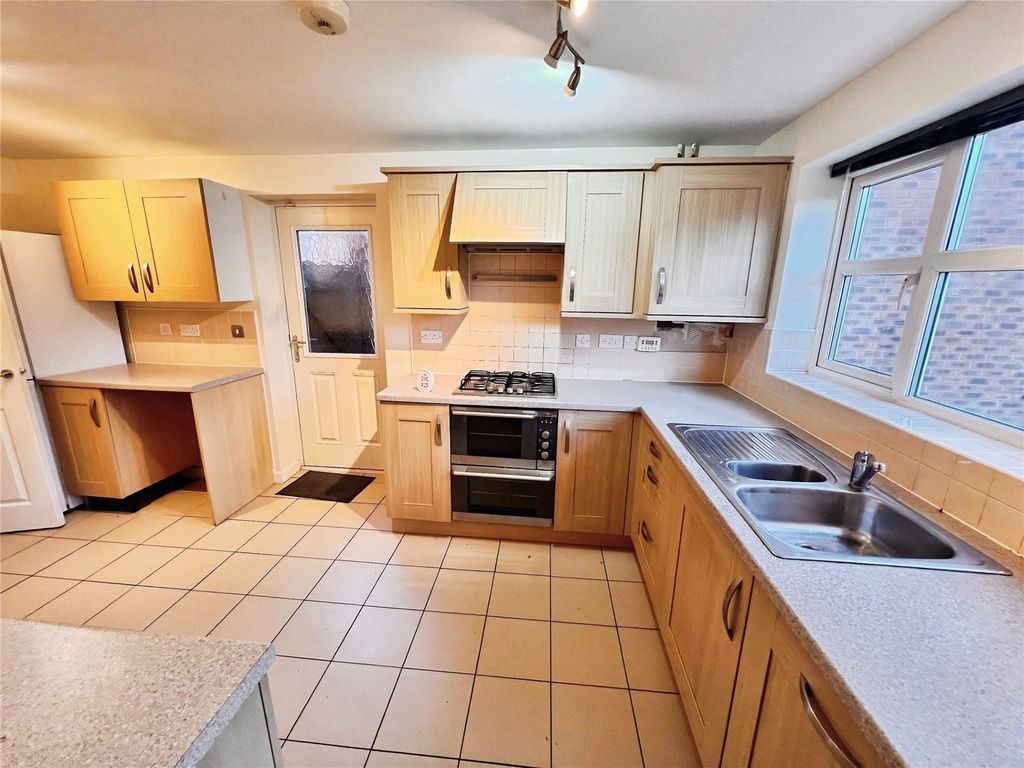 Property photo 2 of 18 Kitchen